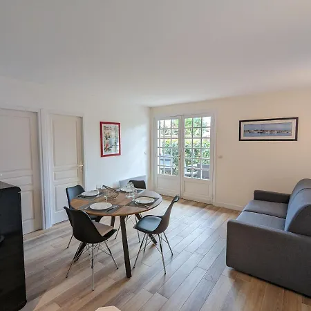 Avec Grande Terrasse Et Proximite A - Fr-1-420-125 Apartment