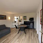 Avec Grande Terrasse Et Proximite A - Fr-1-420-125